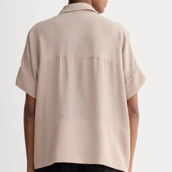 Everlane The Boxy Shirt in Washable Silk - Picture 3 of 16